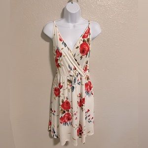 White Floral Spaghetti Strap Summer Dress with pockets by Weaczzy | Size XL